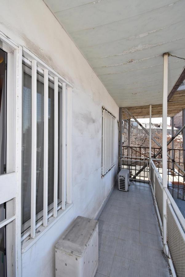 Прекрасная 4-Ех Комнатная Квартира В Самом Центре Yerevan Bagian luar foto