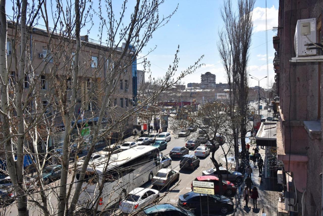 Прекрасная 4-Ех Комнатная Квартира В Самом Центре Yerevan Bagian luar foto