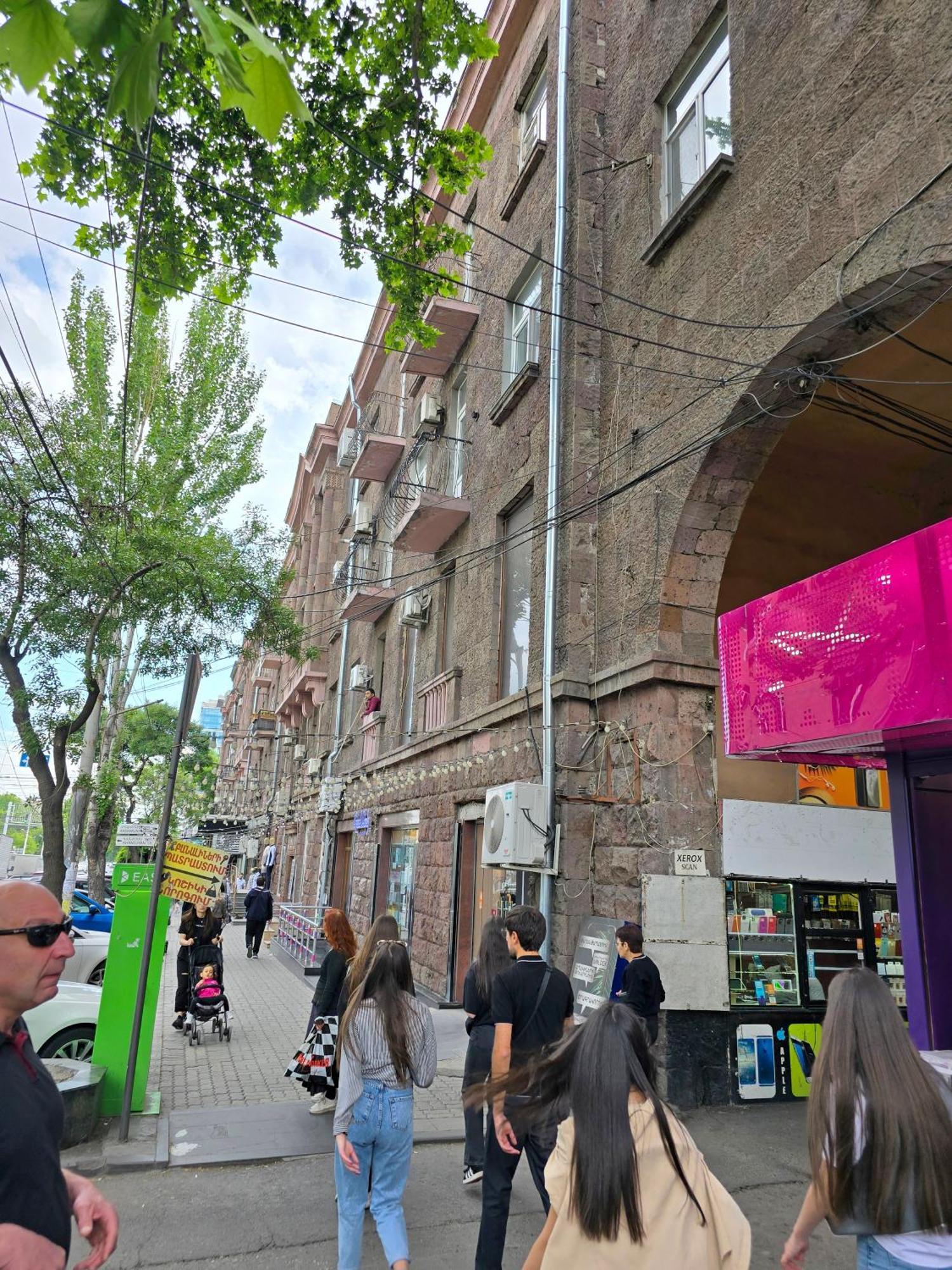 Прекрасная 4-Ех Комнатная Квартира В Самом Центре Yerevan Bagian luar foto